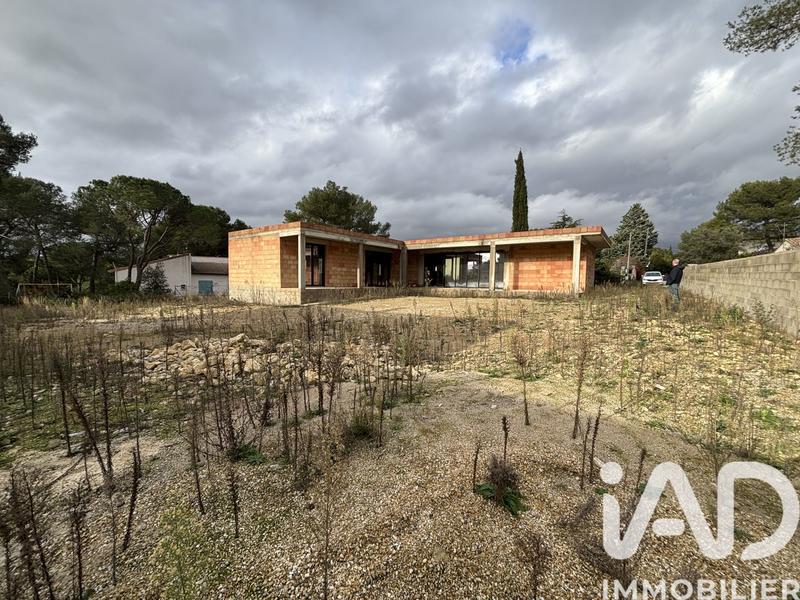 Maison - 228 m² - 5 pièces