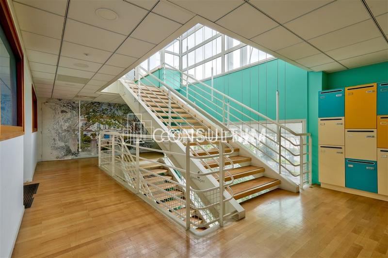 Bureau - 3 258 m²