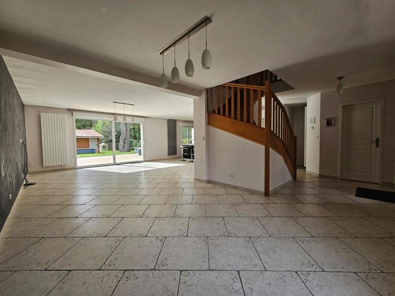 Maison - 166 m² - 6 pièces