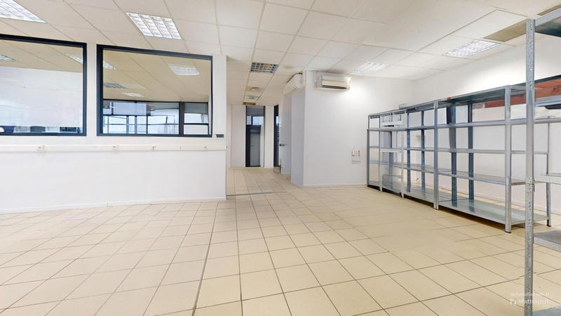 Local commercial - 255 m²