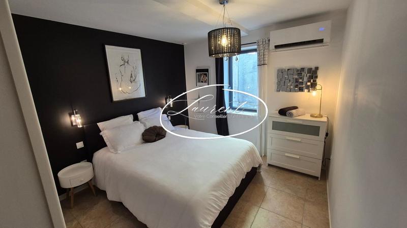 Maison - 243 m² - 8 pièces