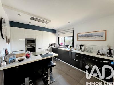 Maison - 156 m² - 8 pièces