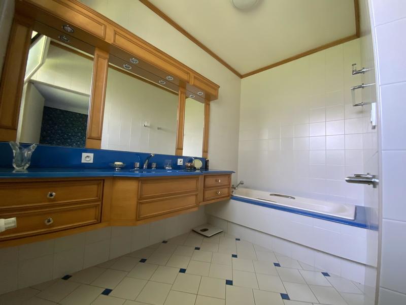 Maison - 168 m² - 6 pièces