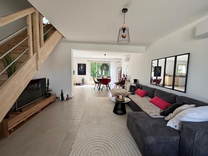 Maison traditionnelle - 94 m² - 5 pièces