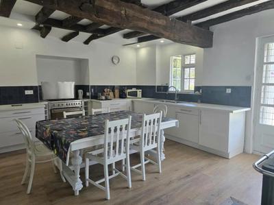 Propriété - 336 m² - 10 pièces