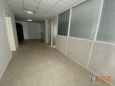 Local commercial - 95 m² - 4 pièces