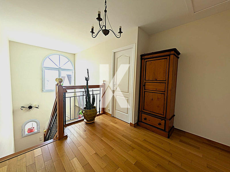 Maison - 144 m² - 6 pièces