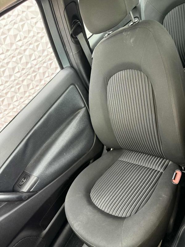 Lancia Ypsilon 1.2 i 60 Cv. 5 Places