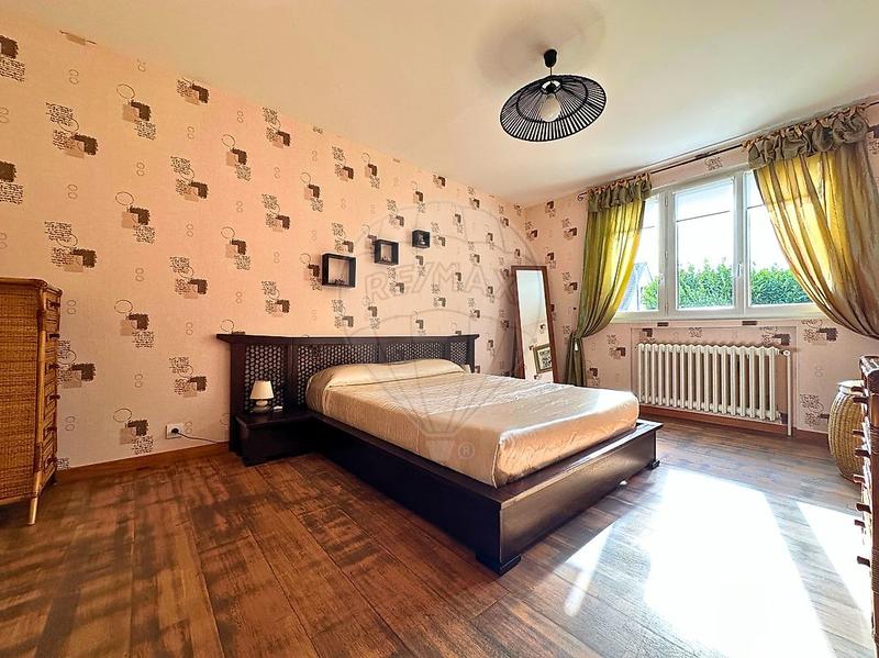 Maison - 161 m² - 8 pièces