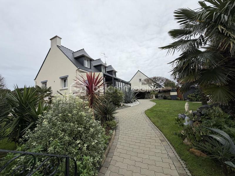 Maison traditionnelle - 145 m² - 7 pièces