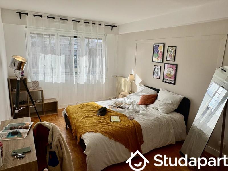 Chambre - 10 m² - 1 pièce