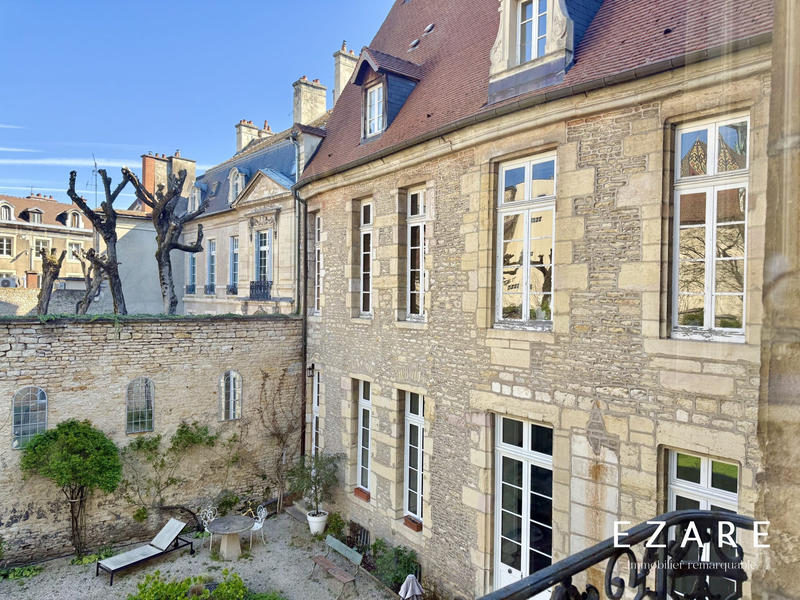 Appartement - 258 m² - 5 pièces