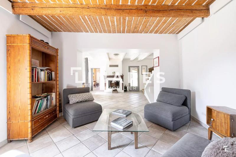 Maison - 300 m² - 7 pièces