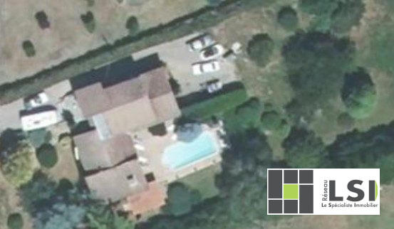 Maison - 270 m² - 10 pièces