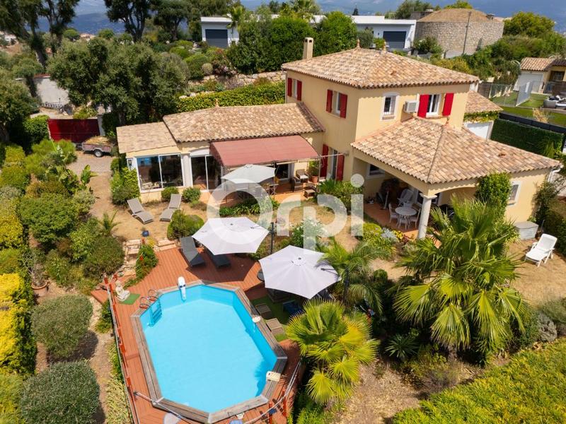 Villa - 170 m² - 6 pièces