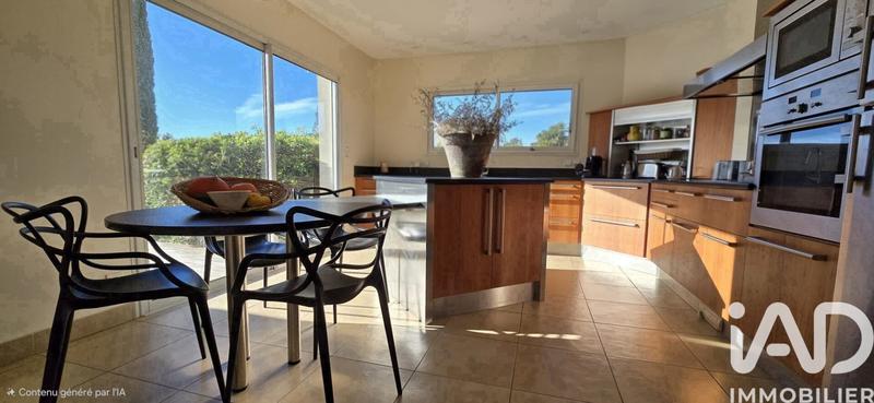 Maison - 280 m² - 9 pièces