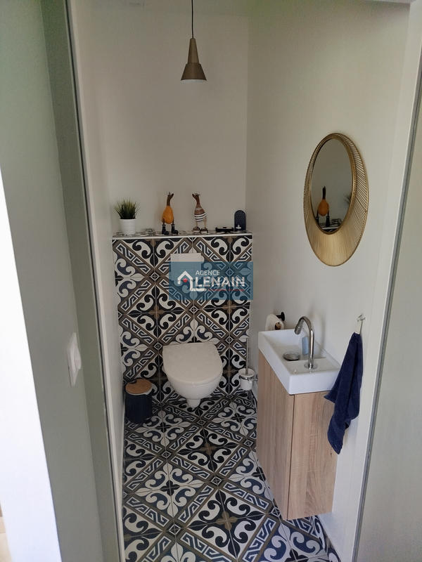 Maison - 94 m² - 8 pièces