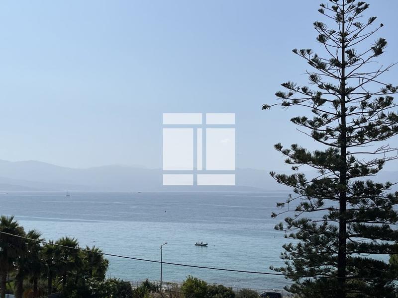 Appartement - 162 m² - 6 pièces