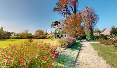 Maison - 251 m² - 12 pièces