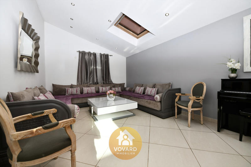 Maison - 204 m² - 8 pièces