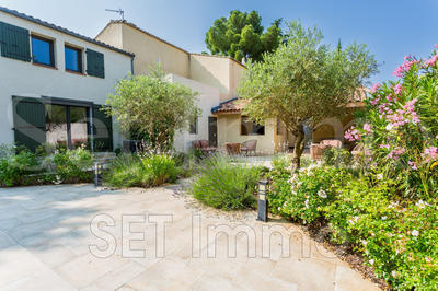 Maison - 210 m² - 7 pièces