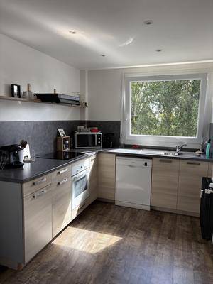 Appartement - 80 m² - 5 pièces