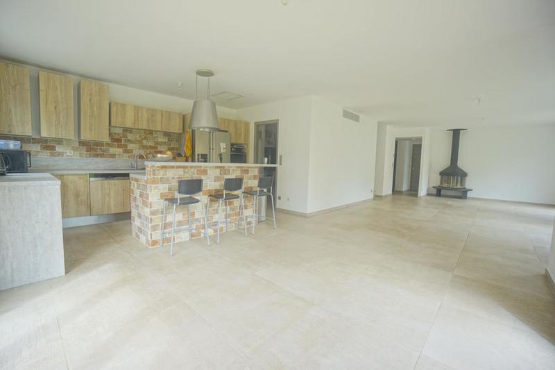 Villa - 192 m² - 7 pièces