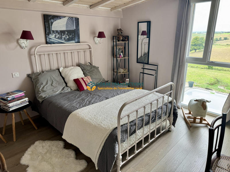 Maison ancienne - 204 m² - 8 pièces