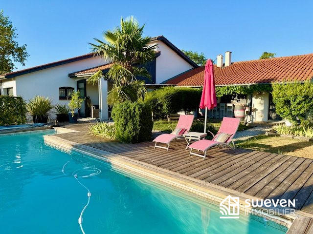 Maison - 191 m² - 7 pièces