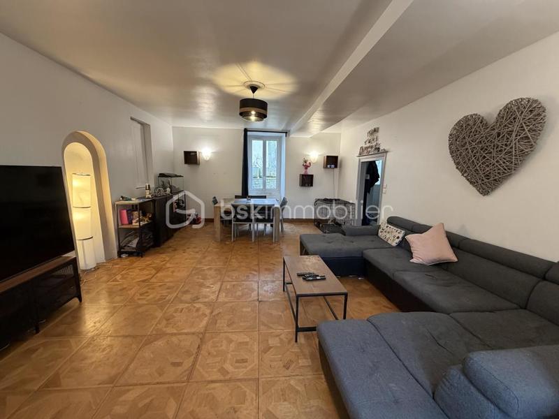 Maison - 230 m² - 6 pièces