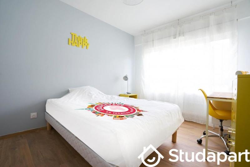 Chambre - 13 m² - 1 pièce