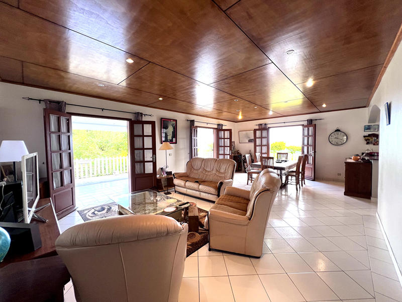 Maison - 280 m² - 8 pièces