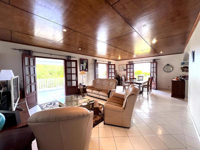 Maison - 280 m² - 8 pièces