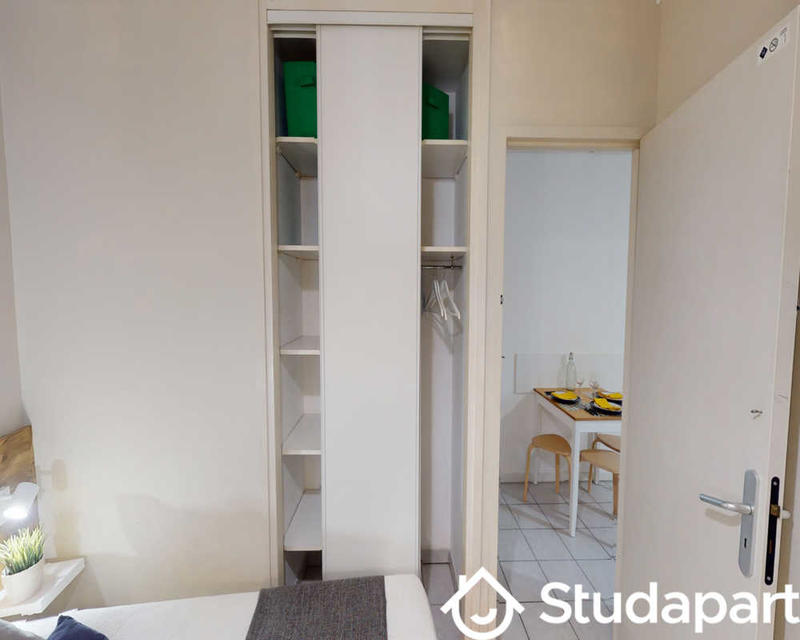 Chambre - 50 m² - 1 pièce