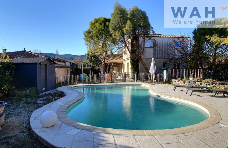 Maison - 145 m² - 6 pièces