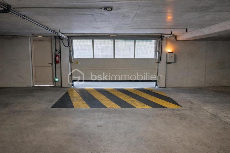 Parking / Garage - 12 m²