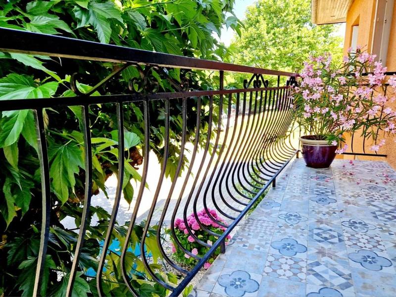 Maison - 265 m² - 12 pièces