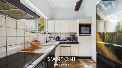 Maison - 181 m² - 6 pièces