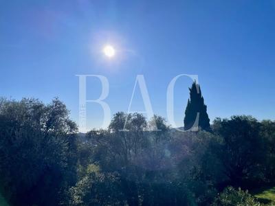 Villa - 250 m² - 8 pièces