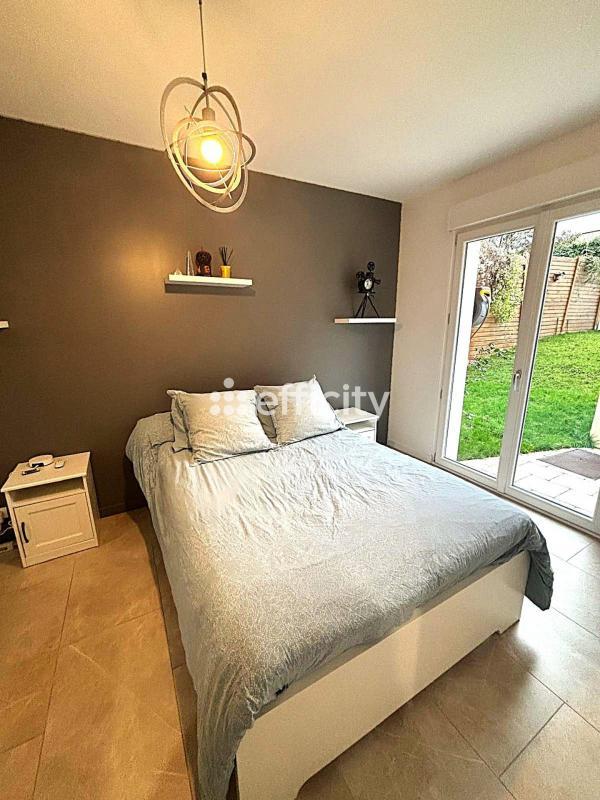 Maison - 349 m² - 9 pièces