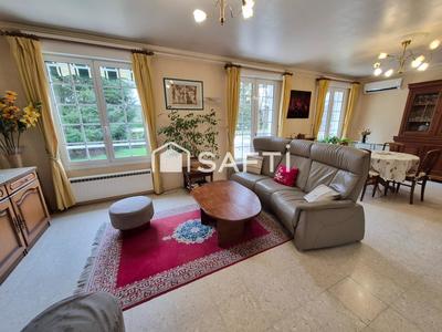 Maison - 192 m² - 11 pièces