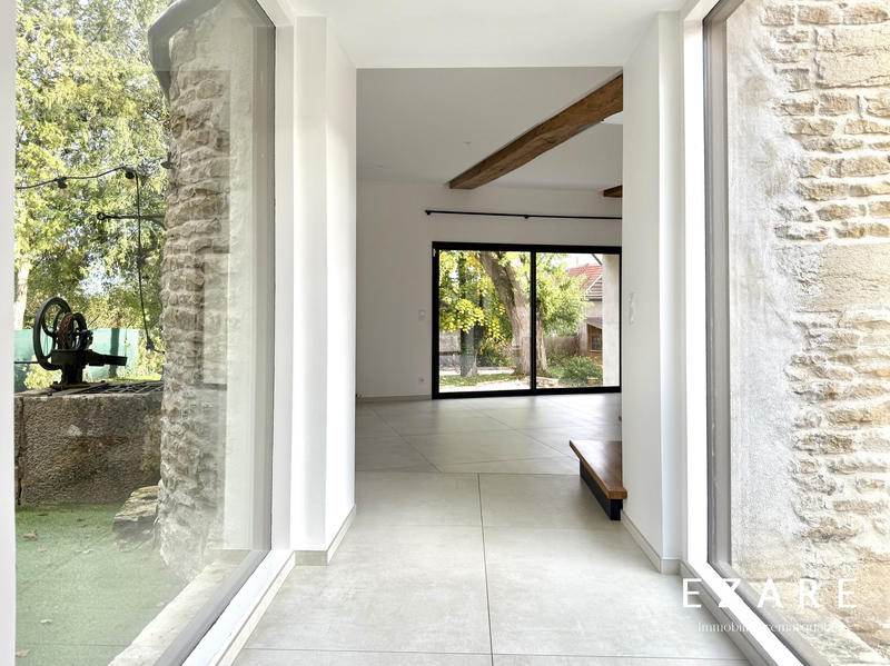 Maison - 261 m² - 9 pièces