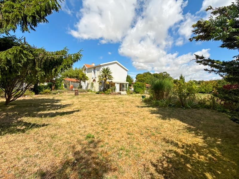 Maison - 312 m² - 7 pièces