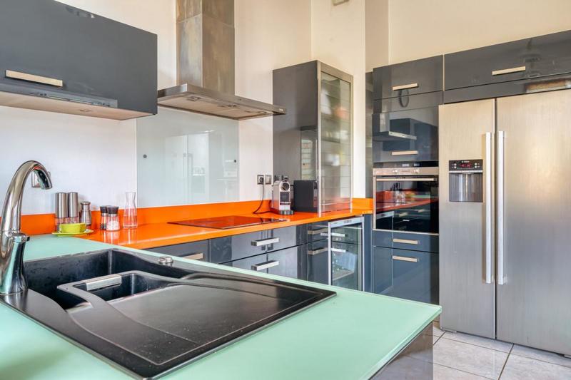 Appartement ancien - 100 m² - 3 pièces