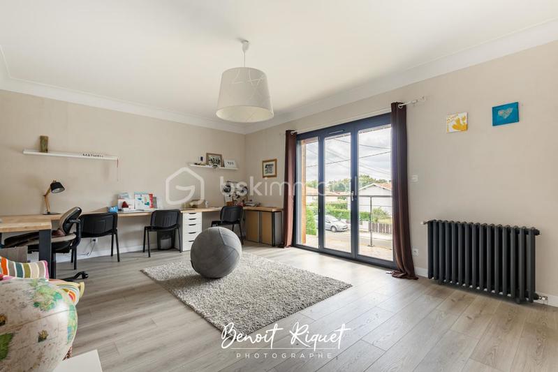 Villa - 221 m² - 7 pièces