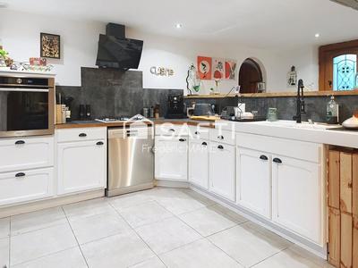 Maison - 121 m² - 6 pièces