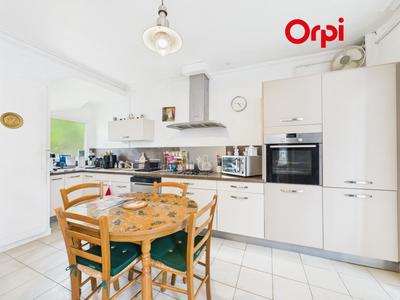 Maison - 110 m² - 6 pièces