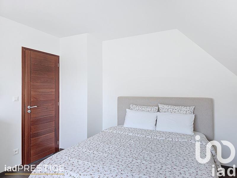 Maison - 240 m² - 7 pièces