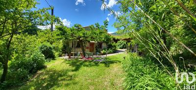 Maison - 300 m² - 13 pièces