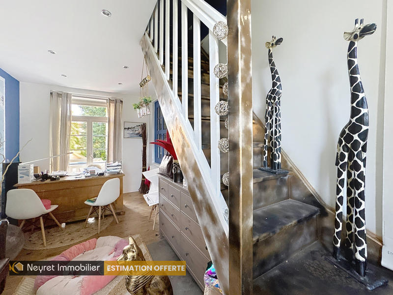 Maison - 300 m² - 10 pièces